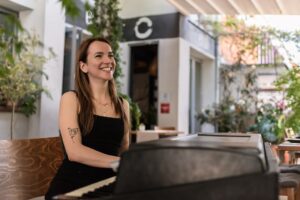 akustična klavirska svirka u restoranu Enso Beograd